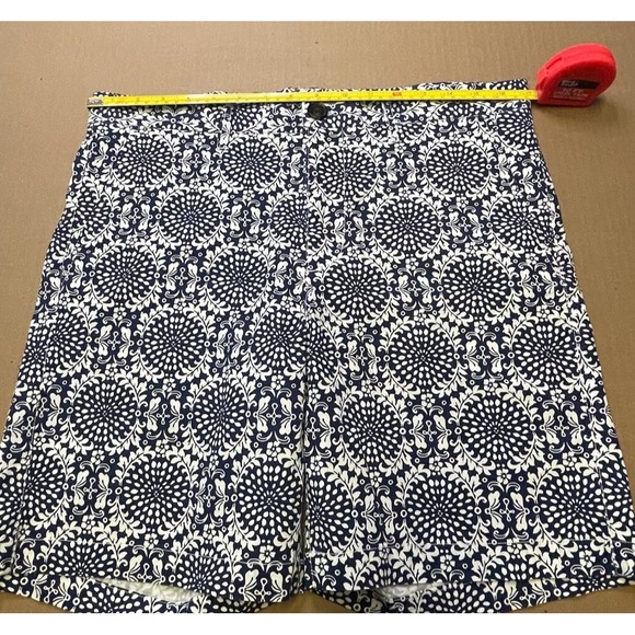 Southern Proper Men's Light Blue Tile Print  Size 34 Shorts - Picture 6 of 9